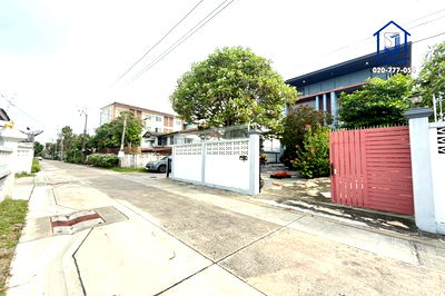 บ้านเดี่ยว เนติบัณฑิตยสภา : ขายบ้านเดี่ยว 2 ชั้น 121 ตร.ว. ซอยบางแวก 87 ใกล้ถนนกาญจนาภิเษก หลังมุม  