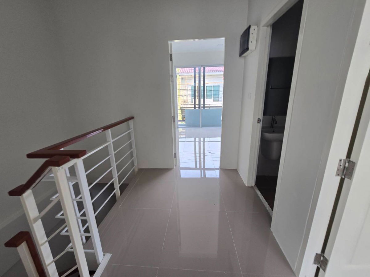 รูป ทาวน์เฮ้าส์ รีโนเวทใหม่ The Trust Town Wongwaen–Lam Luk Ka : เดอะทรัสต์ ทาวน์ วงแหวน–ลําลูกกา ซอยบึงคําพร้อย ปทุมธานี พร้อมอยู่ ทำเลดี ราคาถูกคุ้ม - รูปที่ 19/22