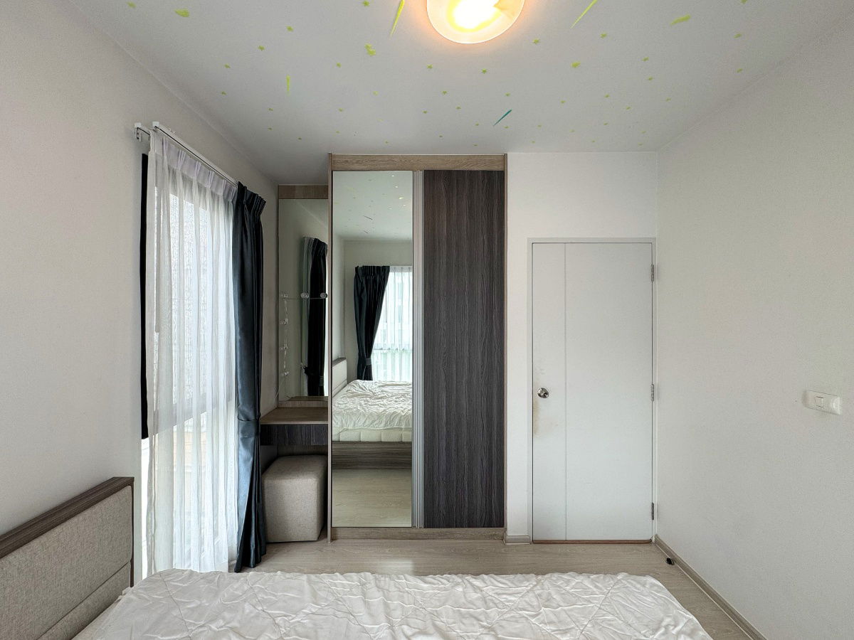 picture Rare Corner Unit with Pool View — Condo for Sale at Unio Sukhumvit 72 Phase 2, 2 Bedrooms, Only 600 m from BTS Bearing - 13/23