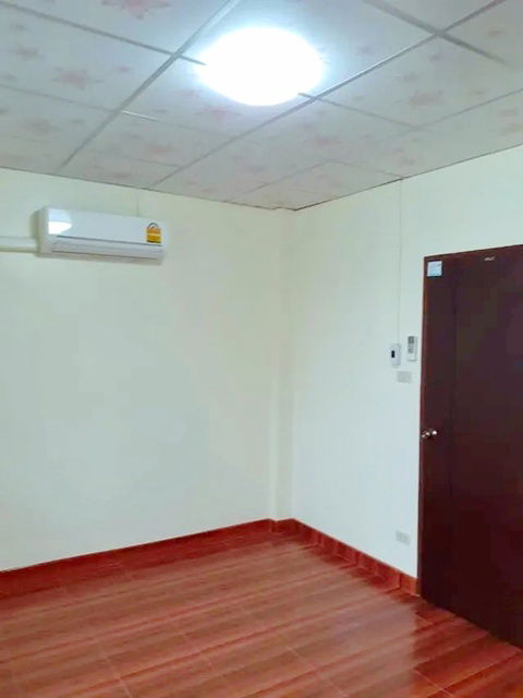 picture Minburi 1.1 km. Soi Ramkhamhaeng180-186 MRT Minburi Market 1 km. Townhouse for rent 2-storey Ruamru - 3/8