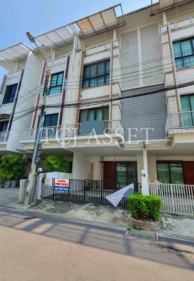 picture Townhouse for Sale : Areeya Mandarina Sukhumvit 77 - 1/11
