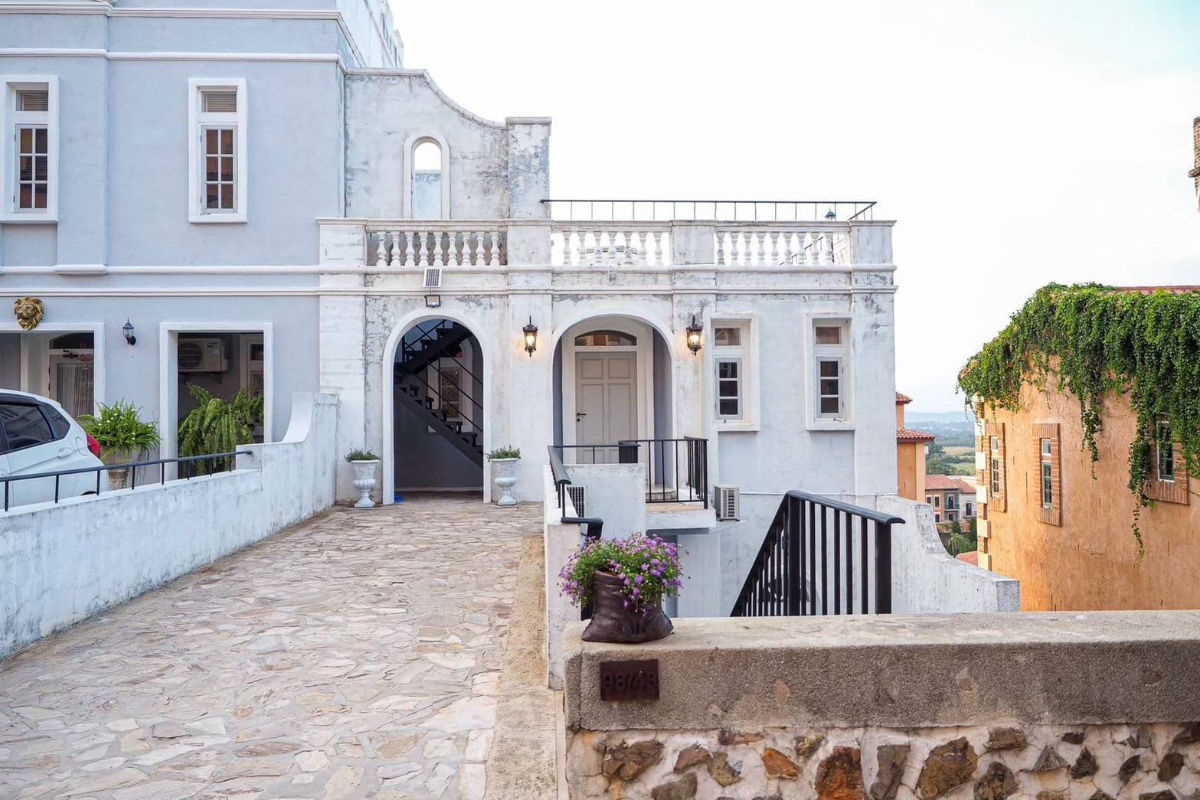 รูป ขายบ้านพักตากอากาศเขาใหญ่ โครงการ ดิไอรี่ The Eyrie เทควิวเขาใหญ่ สนามกอล์ฟToscana เหมาะไว้พักผ่อนลงทุน บ้านบนเนินเขาใหญ่ ปากช่อง ทัสคานี 087-9074045 - รูปที่ 2/13