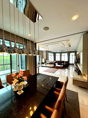 Houses for sale Bangkok : Luxury house for sale, The Palm Pattanakarn project