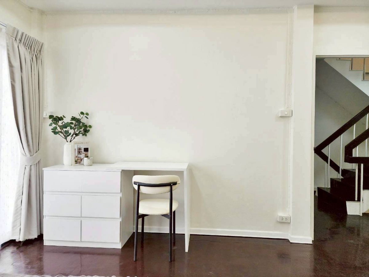 picture 3-Storey Townhome for Rent, Behind Central Rama 9 Prime downtown location with excellent accessibility Usable area 400 SQM  with 6 bedrooms - 19/19