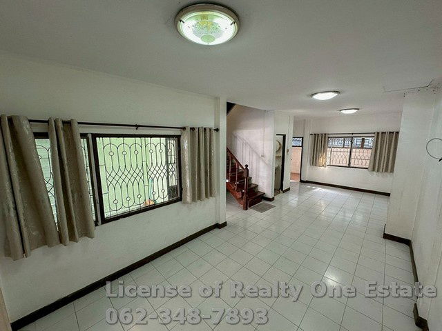 รูป ขาย ทาวน์เฮ้าส์ทำเลดี หมู่บ้านวรารักษ์ รามอินทรา – คู้บอน ซอยเลียบคลองสอง 27 - รูปที่ 3/14