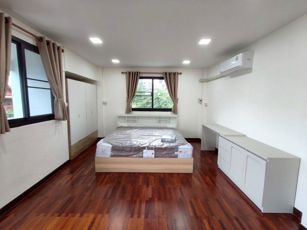 รูป  ให้ เช่าบ้านเดี่ยว หลังใหญ่ รีโนเวทใหม่ทั้งหลัง | พื้นที่ใช้สอย 250 ตร.ม. ลาดพร้าว71 - รูปที่ 7/12