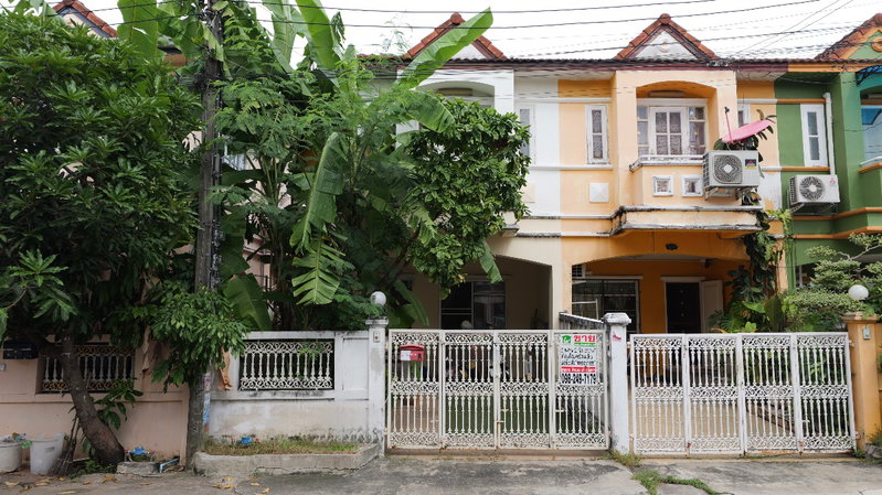 Townhouses for sale : 2-bedroom townhouse for sale in K.C. Village, Ramintra 5 (Gant-317)