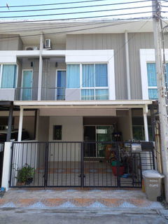 ขายทาวน์เฮ้าส์ 2 ชั้น หมู่บ้านซิตี้เซนต์ ซอยพระยาสุเรนท์ 30 บางชัน