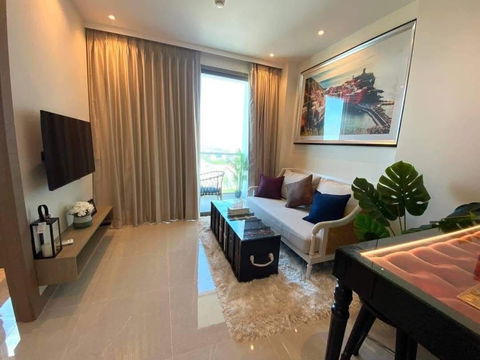 REVERIA OCEAN DRIVE THAI QUOTA 5870490