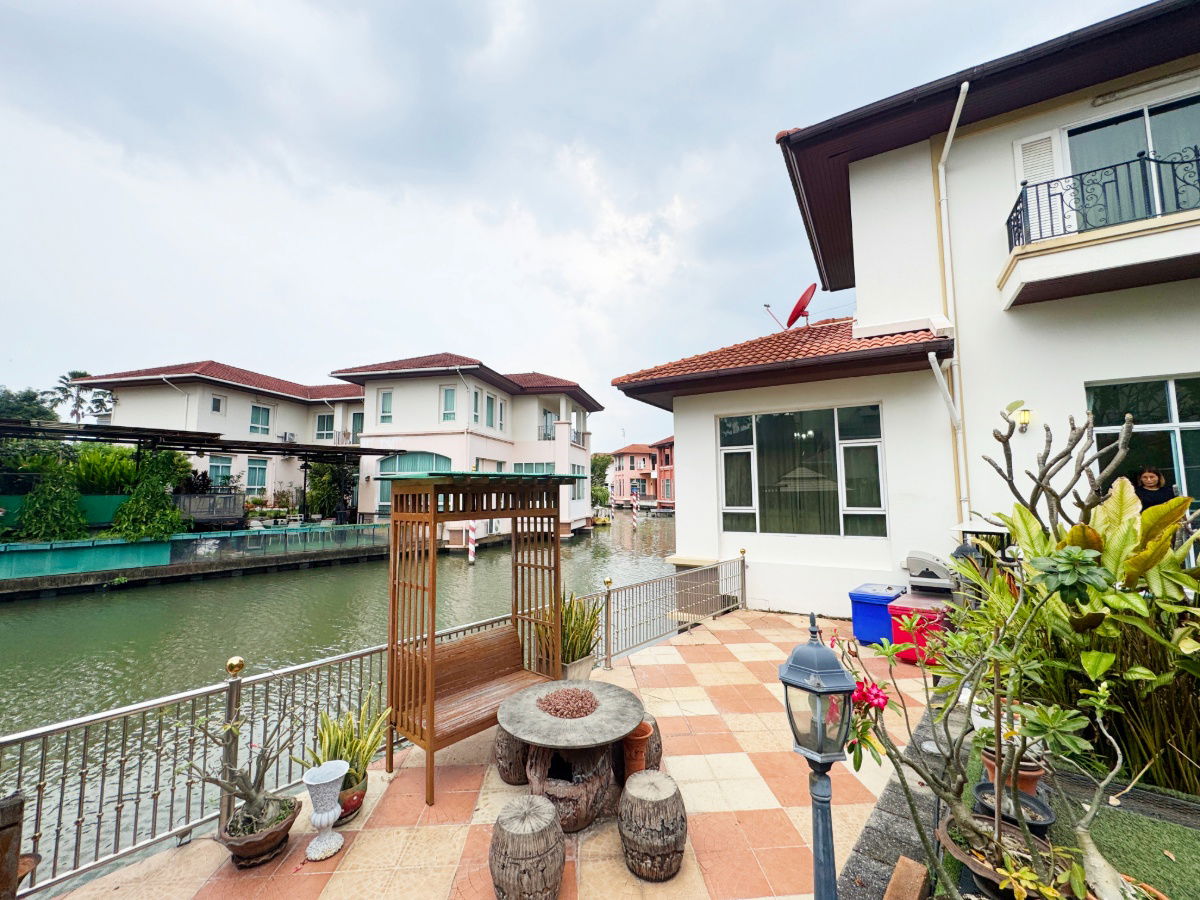 รูป 🏰บ้านใหญ่ 155 ตรว. ที่ดอนเมือง แกรนด์คาแนล ดอนเมือง 5 ห้องนอน / 6 ห้องน้ำ พื้นที่เยอะจนวิ่งเล่นได้ทั้งครอบครัว + มีเรือนรับรองติดคาแนลในโครงการ!💦 - รูปที่ 8/10