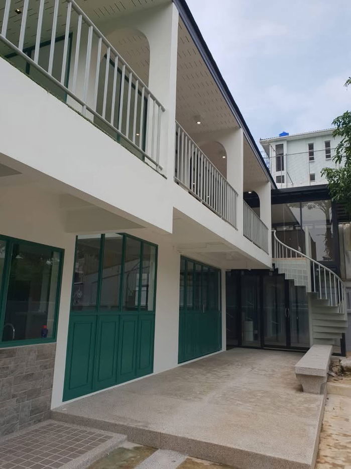 picture Home Office for Rent on Sukhumvit 64 – Excellent Location Only 700 meters from BTS Punnawithi Large land size: 100 sq.w., with parking for 7–8 cars - 2/20