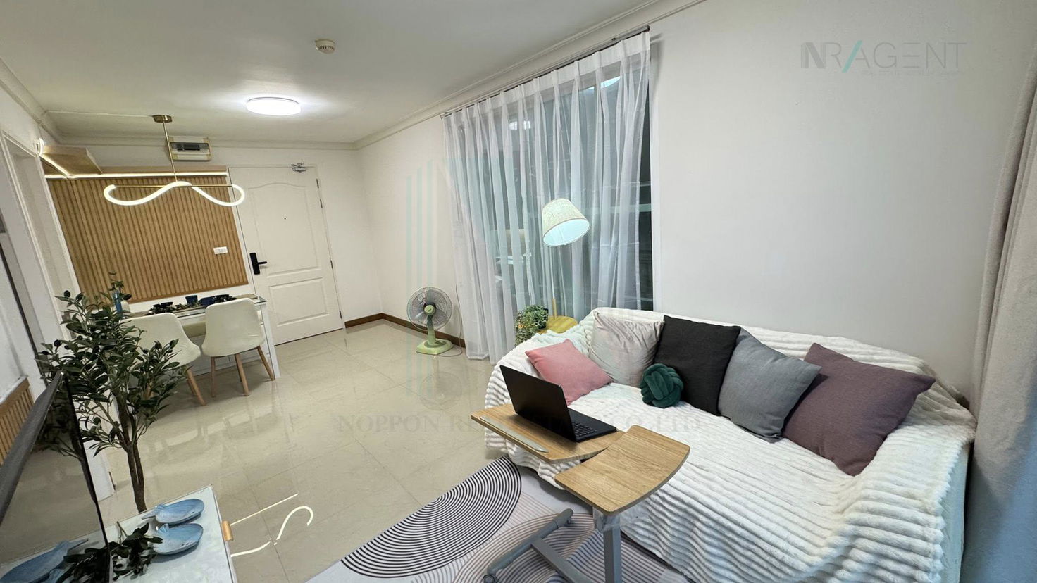 picture ð For Rent Condo CHATEAU IN TOWN PHAHOLYOTHIN 11 Building 1, Floor 8,1 bed room, Room size 45 sqm - 2/8