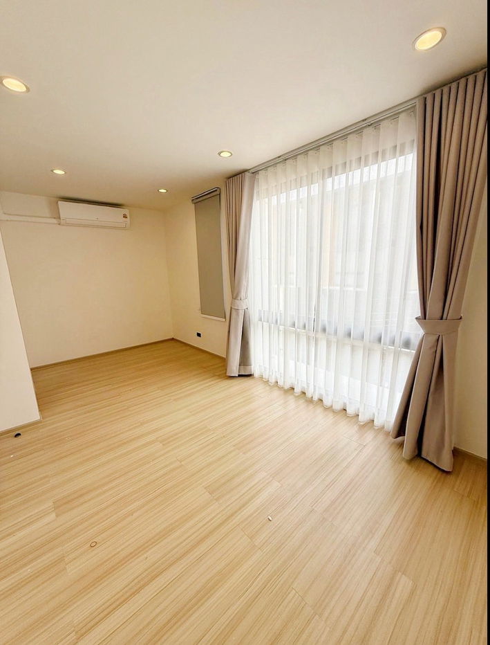 picture Newly home! 3bed 4bath 210sqm. 2parking. Line id: @pfagent - 11/14