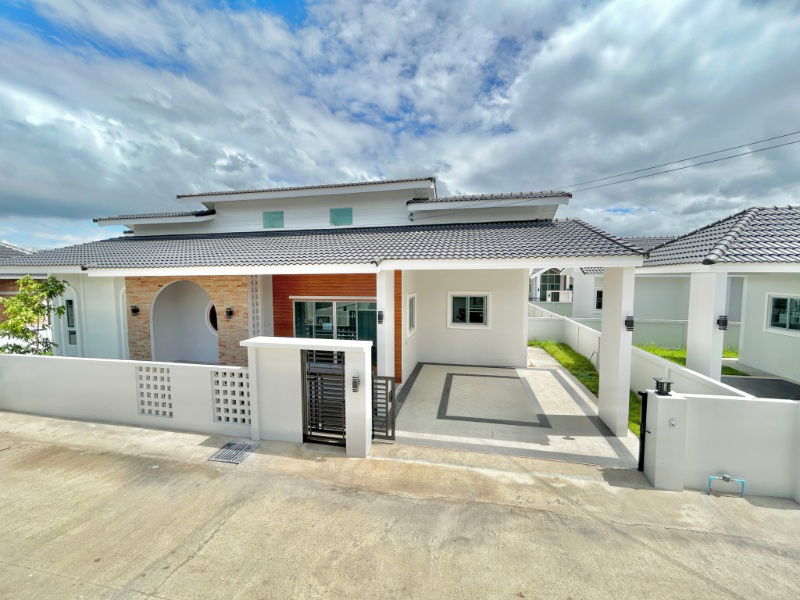 picture Single-storey detached house for sale  3 bedrooms 2 bathrooms and 2 parkings. - 1/18