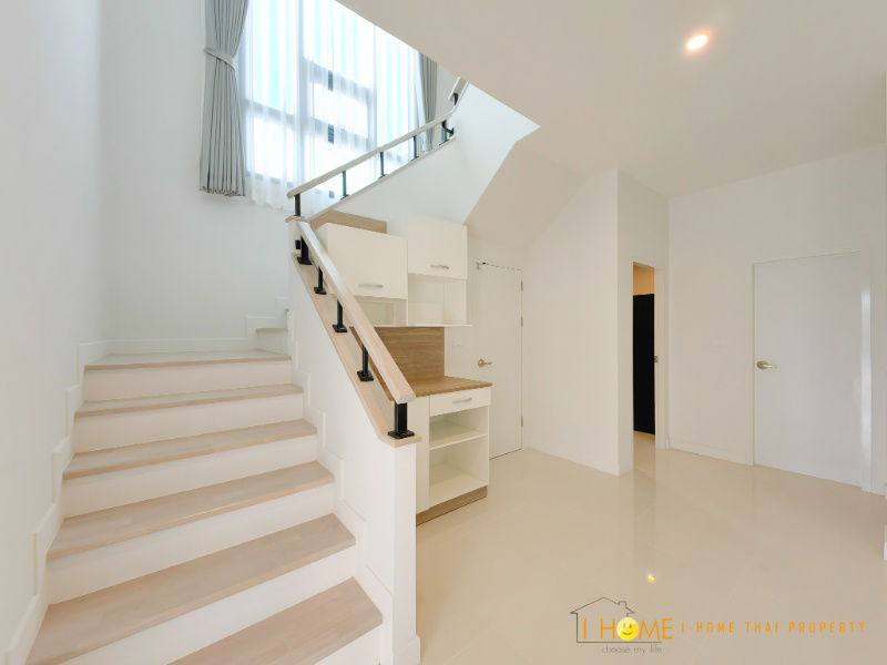 picture Two storey house for rent with 4 bedrooms,3 toilets and 2 kitchens.  - 15/43