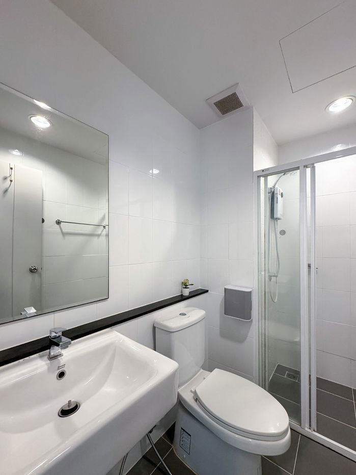 picture Rare Corner Unit with Pool View — Condo for Sale at Unio Sukhumvit 72 Phase 2, 2 Bedrooms, Only 600 m from BTS Bearing - 14/23