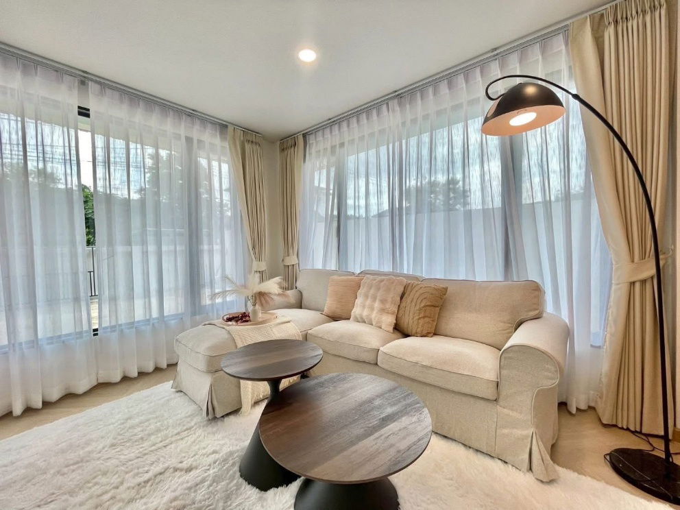 picture S915 [For Sale] 2-storey detached house, Soi Phatthanakan 69 💰 Selling price 10,900,000 baht 📍 ARL Ban Thap Chang - 3/16