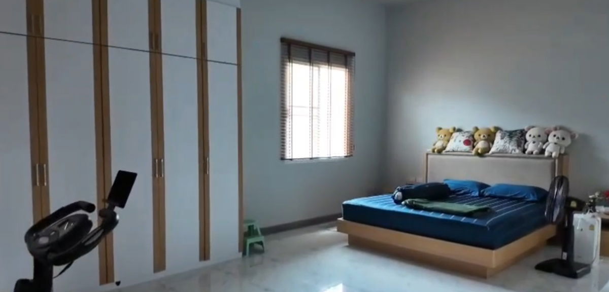 picture Newly home fully furnish ( one floor)  - 5/6