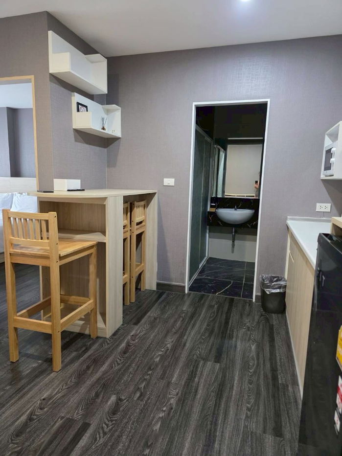 รูป ✨ให้เช่า Airlink Residence ห้องใหญ่ 35 ตร.ม. เฟอร์ครบ ทำเลดีใกล้สุวรรณภูมิ พร้อมอยู่ทันที เฟอร์นิเจอร์และเครื่องใช้ไฟฟ้าครบ - รูปที่ 6/7