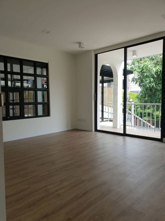 picture Home Office for Rent on Sukhumvit 64 – Excellent Location Only 700 meters from BTS Punnawithi Large land size: 100 sq.w., with parking for 7–8 cars - 9/20