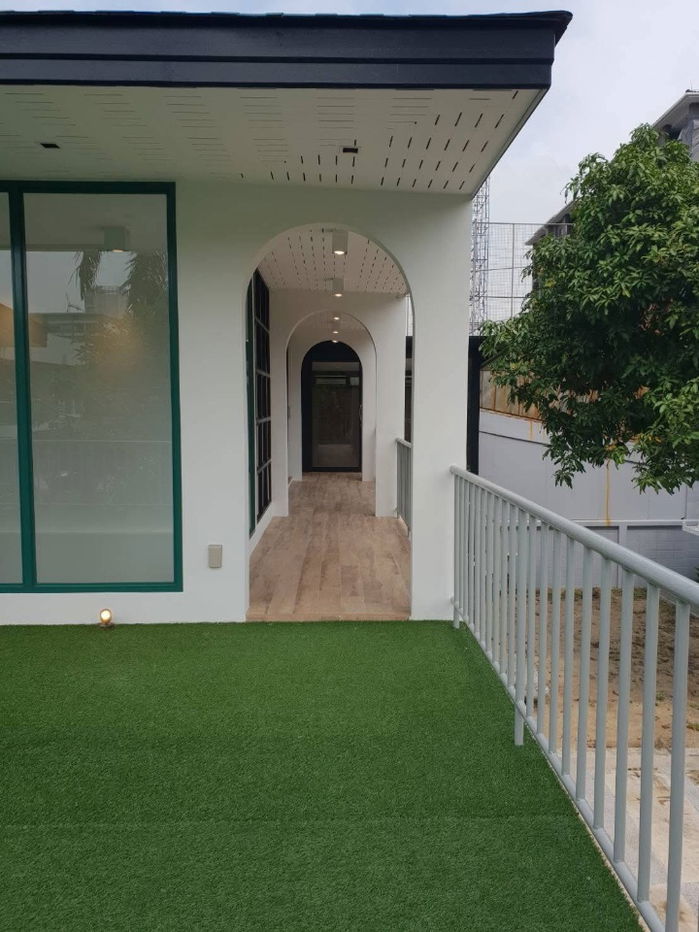 picture Home Office for Rent on Sukhumvit 64 – Excellent Location Only 700 meters from BTS Punnawithi Large land size: 100 sq.w., with parking for 7–8 cars - 17/20