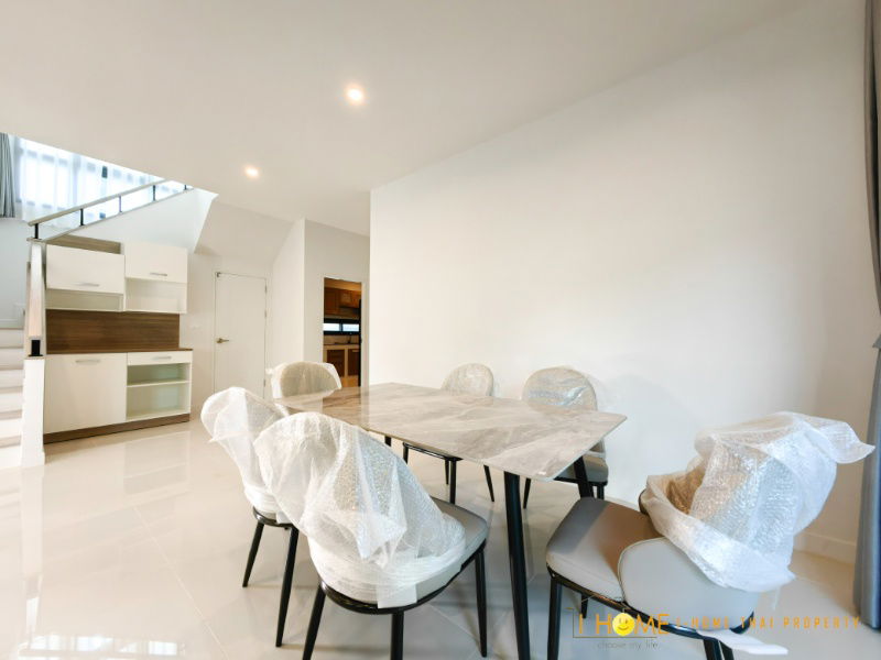 picture Two storey house for rent with 4 bedrooms,3 toilets and 2 kitchens.  - 13/43