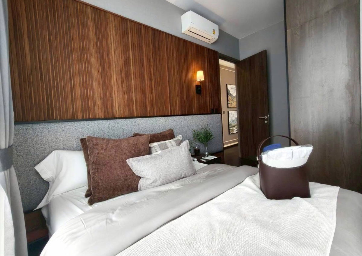 picture PARK ORIGIN                        THONGLOR  - 9/14