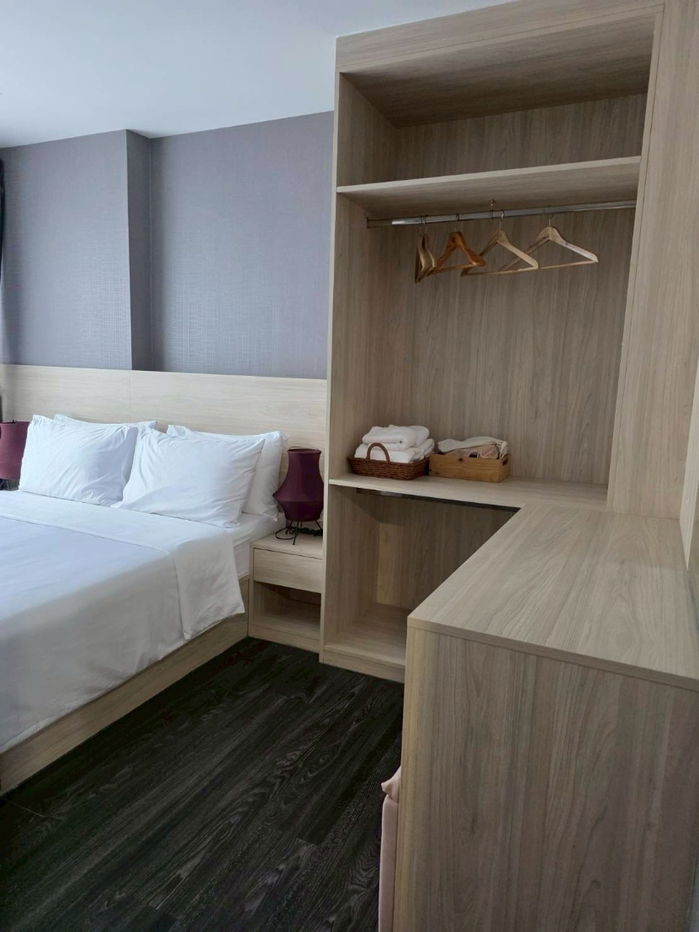 รูป ✨ให้เช่า Airlink Residence ห้องใหญ่ 35 ตร.ม. เฟอร์ครบ ทำเลดีใกล้สุวรรณภูมิ พร้อมอยู่ทันที เฟอร์นิเจอร์และเครื่องใช้ไฟฟ้าครบ - รูปที่ 3/7