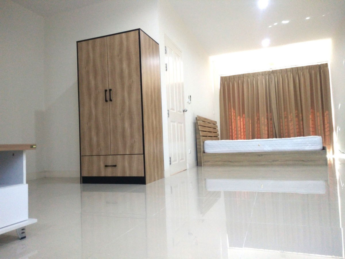 picture Three-storey townhouse for rent  with  3 bedrooms   and 3 toilets. - 6/9
