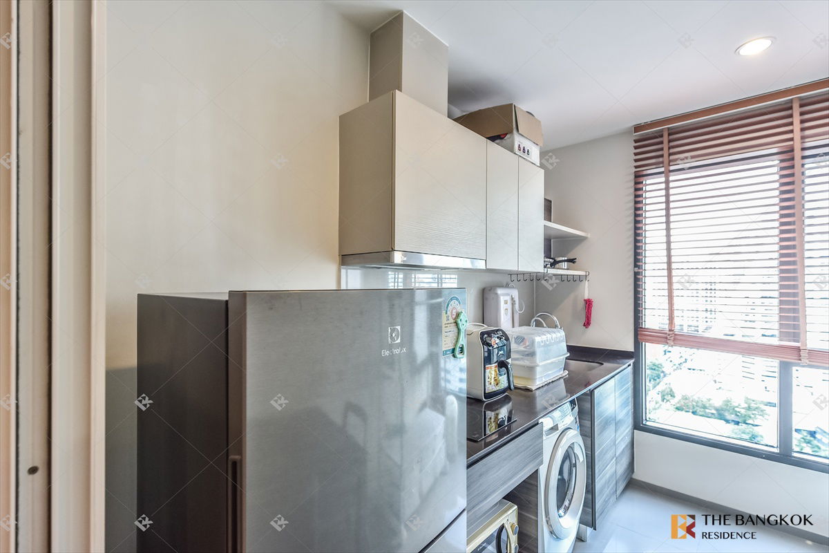 picture 🎉Rare Deal! 🎉Beautiful Unit in a Prime Location - Centric Ari Station, Near BTS Ari - 7/8