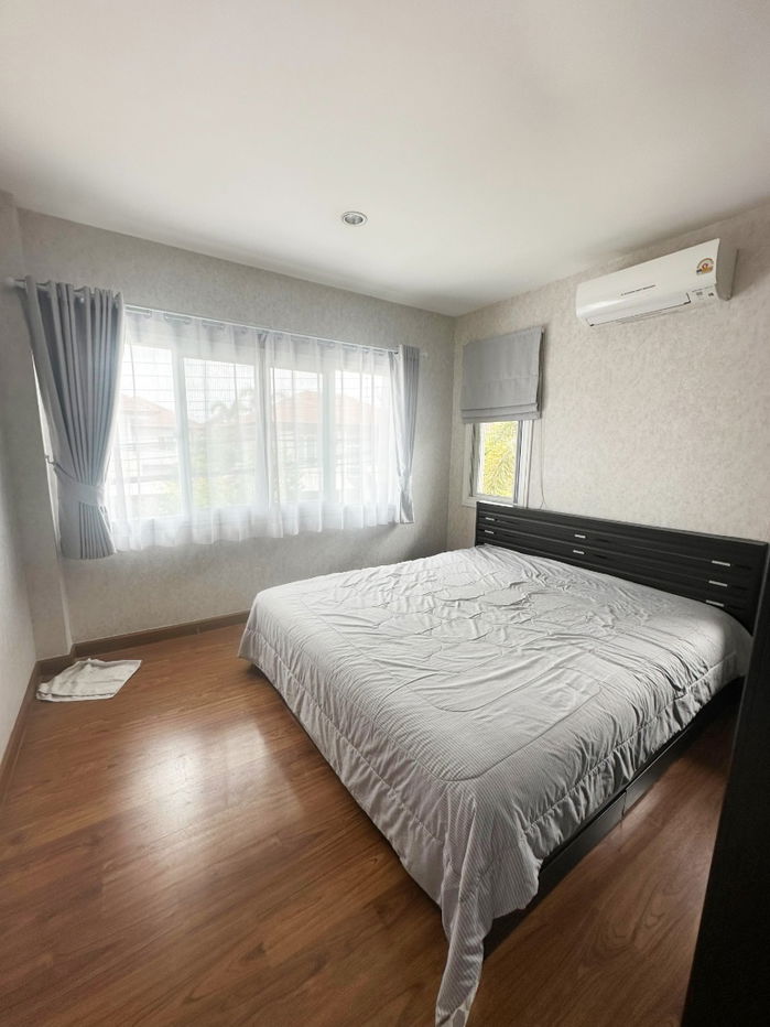 picture A detached house with 3 bedrooms and 3 toilets. - 10/19