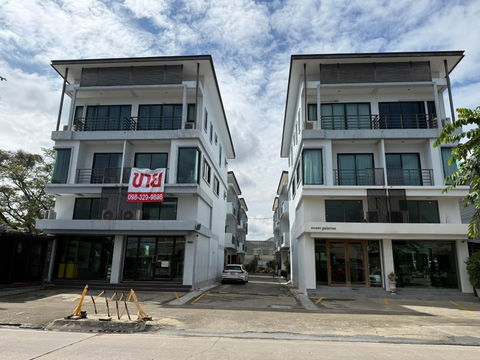 ขายอาคารพาณิชย์ 2 คูหาเดี่ยว บางแวกติดถนน