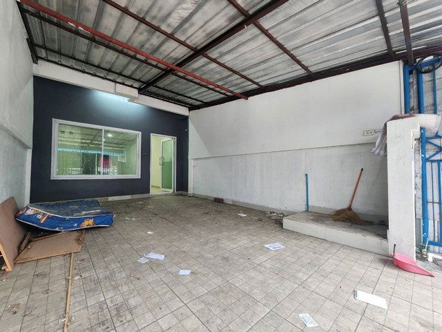 picture FOR SALE TOWNHOUSE PROPERTY 1090000 BAHT. - 2/8