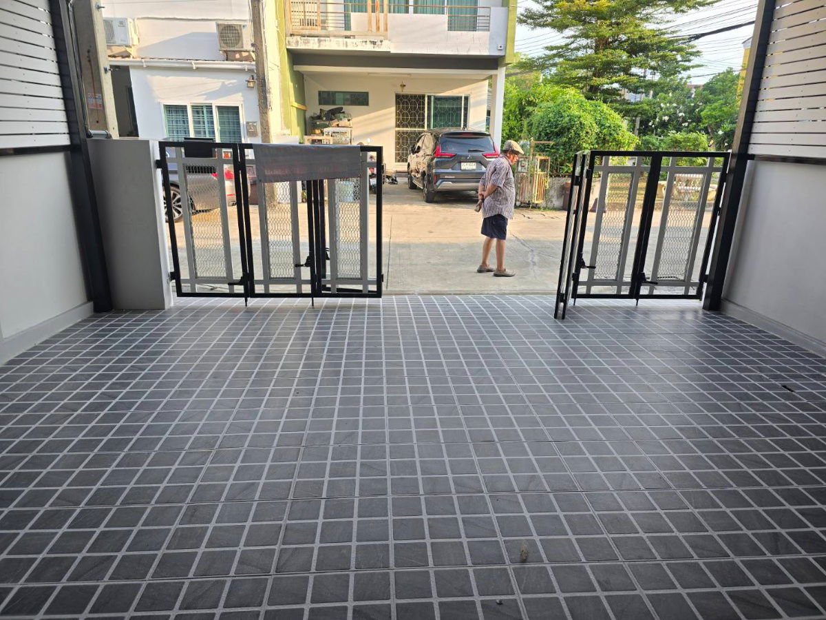 รูป ทาวน์เฮ้าส์ รีโนเวทใหม่ The Trust Town Wongwaen–Lam Luk Ka : เดอะทรัสต์ ทาวน์ วงแหวน–ลําลูกกา ซอยบึงคําพร้อย ปทุมธานี พร้อมอยู่ ทำเลดี ราคาถูกคุ้ม - รูปที่ 4/22