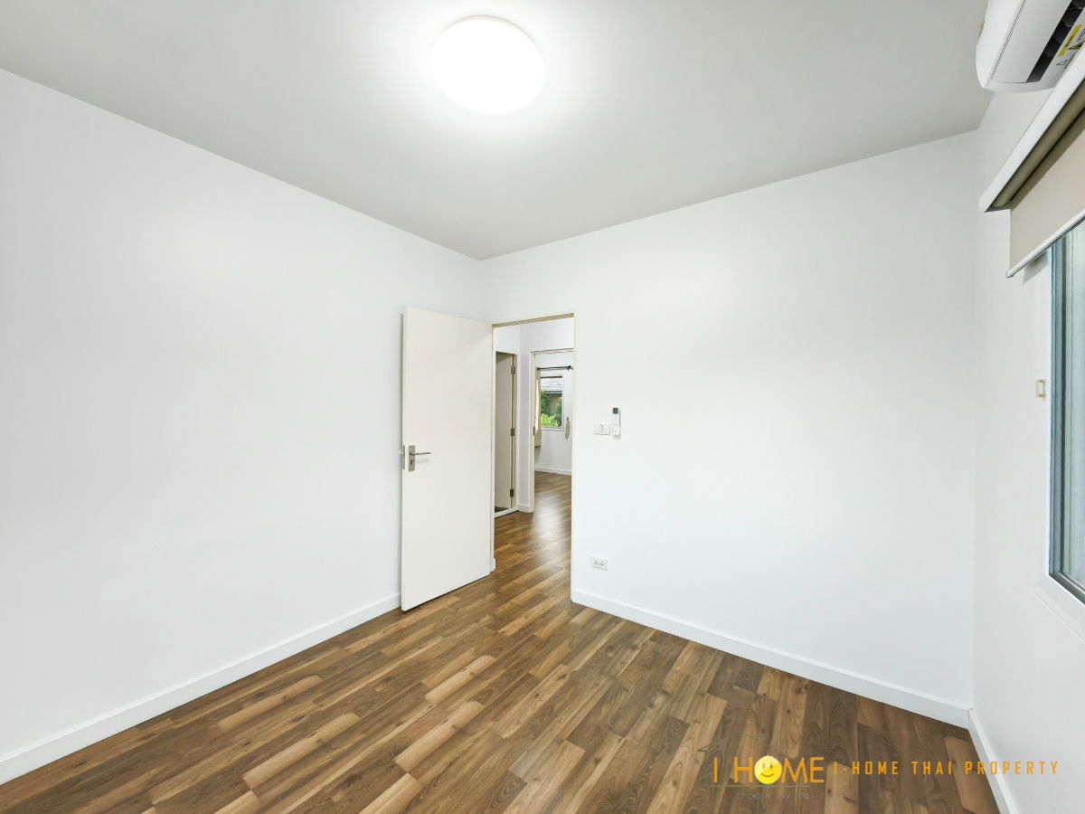 picture  Two storey house for rent with 3 bedrooms,2 toilets and 1 kitchen.  - 16/27