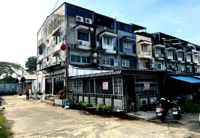 อาคารพาณิชย์ ถนนนวมินทร์ : ขายอาคารพาณิชย์ หมู่บ้านเสนาวิลล่า 84 ซอยแฮปปี้แลนด์ ถนนลาดพร้าว บางกะปิ กรุงเทพมหานคร