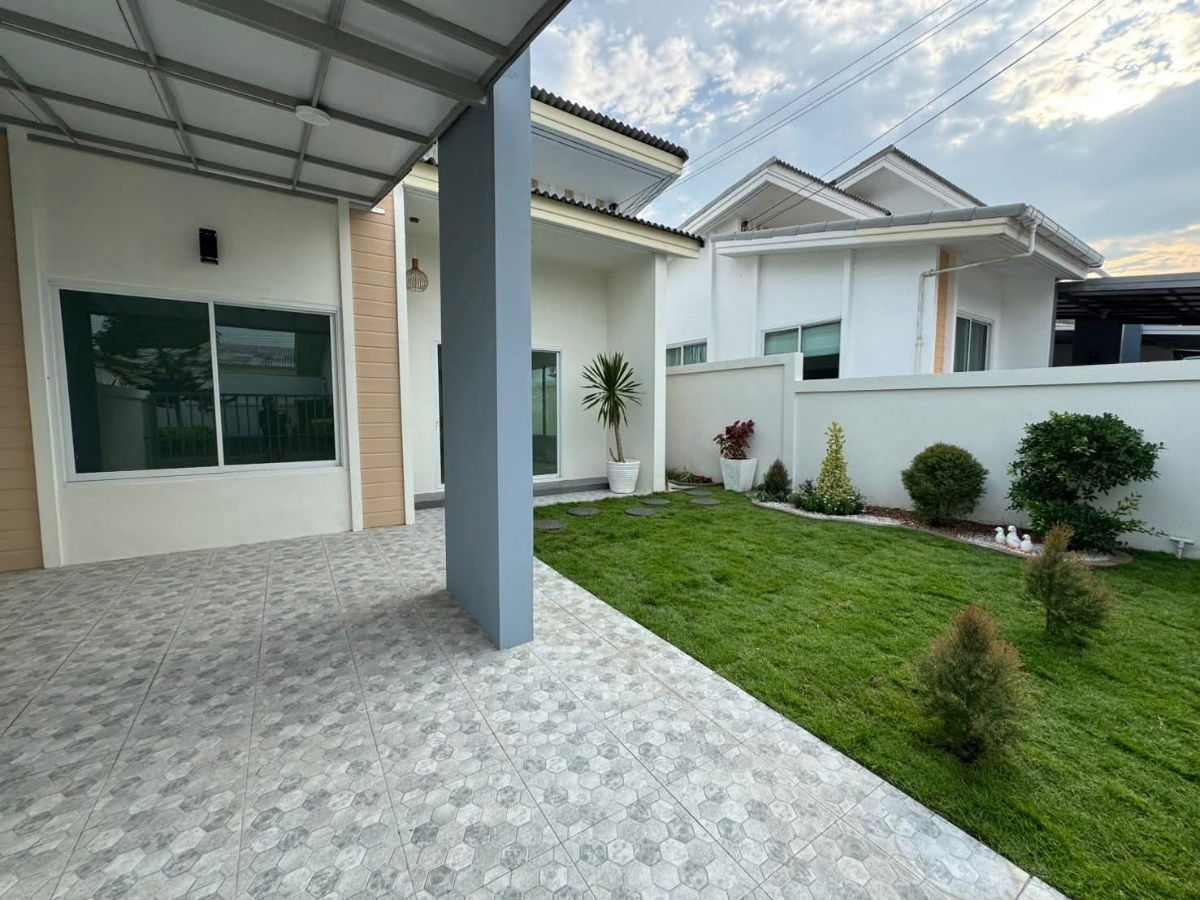 รูป บ้านแฝด ทรงโมเดิร์น แต่งใหม่ รีโนเวทพร้อมอยู่ ในซอยเนินพลับหวาน - รูปที่ 3/22