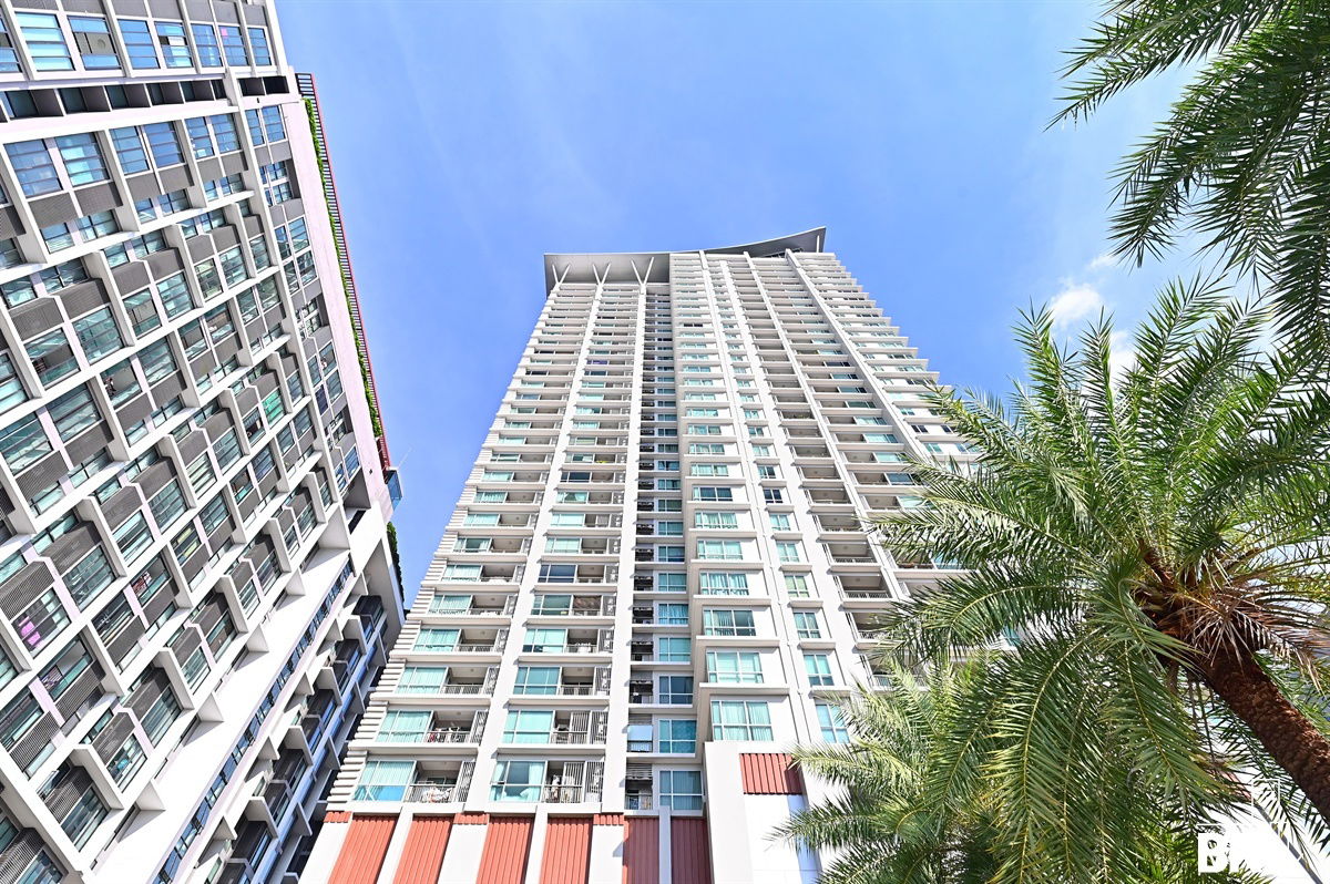 picture RHYTHM Ratchada-Huaikhwang ⭐ Beautiful high-floor room at  great price 🔥 Near MRT Huai Khwang  - 8/9