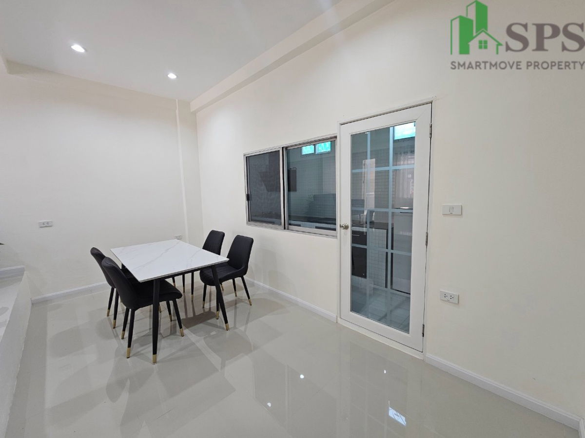 picture Newly renovated Townhome for RENT Sukhumvit 101/1 Near BTS Punnawithi (SPSP570)  - 8/20