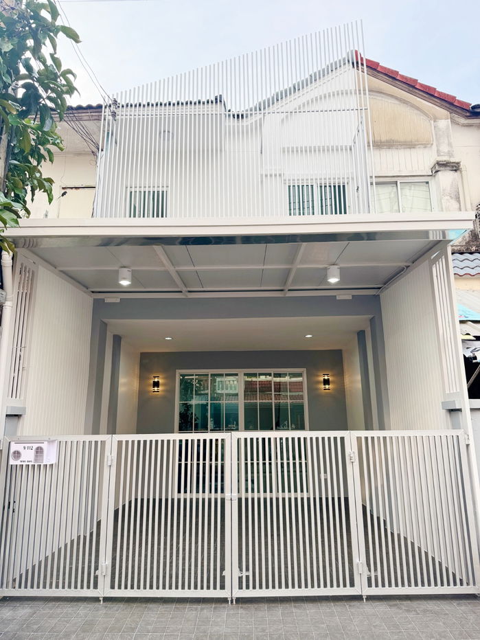 รูป #หมู่บ้านศิริวรรณ1 บางกร่าง ตลาดเจ้าพระยา #ราชพฤกษ์ #รีโนเวทใหม่ใกล้รถไฟฟ้าสายสีม่วง สถานีบางพลู #ทาวน์เฮ้าส์ 2 ชั้น 16 ตร.ว. 2 นอน 2 น้ำ ทำเลดีมาก - รูปที่ 1/16