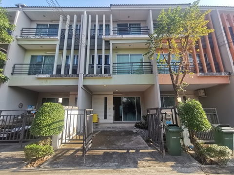 FOR RENT  TOWNHOUSE PROPERTY  19000 BAHT per MONTH
