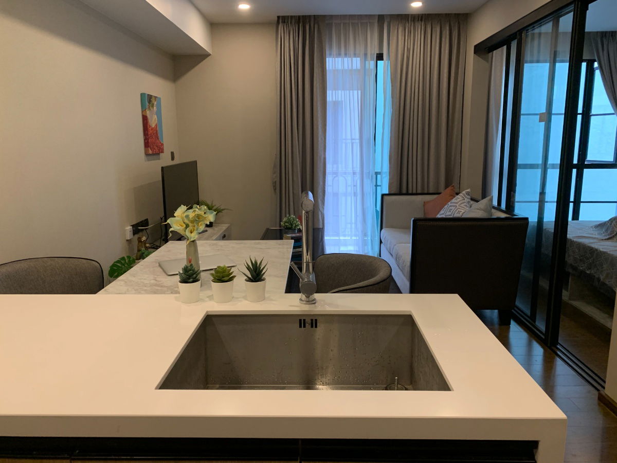 picture Condo for Sale: Na Vara Residence - 7/11