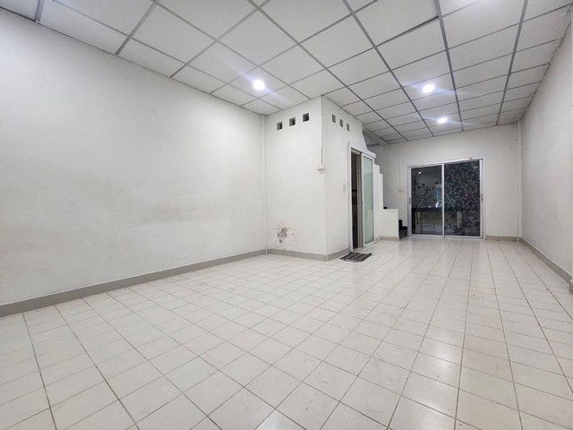 picture FOR SALE TOWNHOUSE PROPERTY 1090000 BAHT. - 3/8