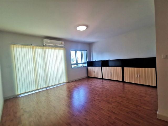 picture FOR RENT TOWNHOUSE PROPERTY 19000 BAHT per MONTH - 5/8