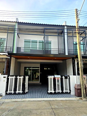 ทาวน์โฮม ถนนหทัยราษฎร์ : ทาวน์เฮ้าส์ รีโนเวทใหม่ The Trust Town Wongwaen–Lam Luk Ka : เดอะทรัสต์ ทาวน์ วงแหวน–ลําลูกกา ซอยบึงคําพร้อย ปทุมธานี พร้อมอยู่ ทำเลดี ราคาถูกคุ้ม