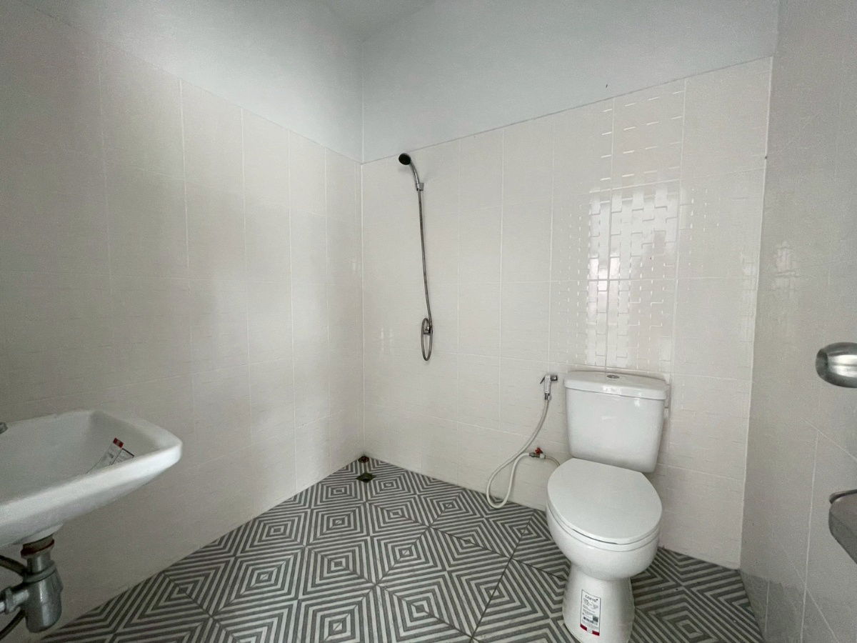 picture Warehouse for rent, stock products, 1 bathroom, 2parking spaces. - 10/15