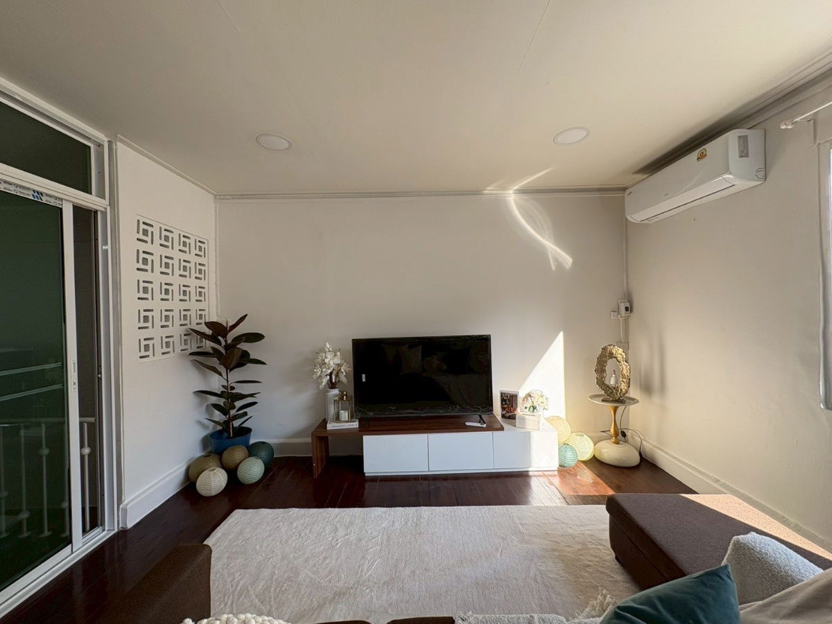 picture Single House for Rent – Ladprao Soi 9, 5-minute walk to MRT Ladprao, Near Big C Detached house 5 bedrooms, 6 bathrooms Fully furnished  - 15/21