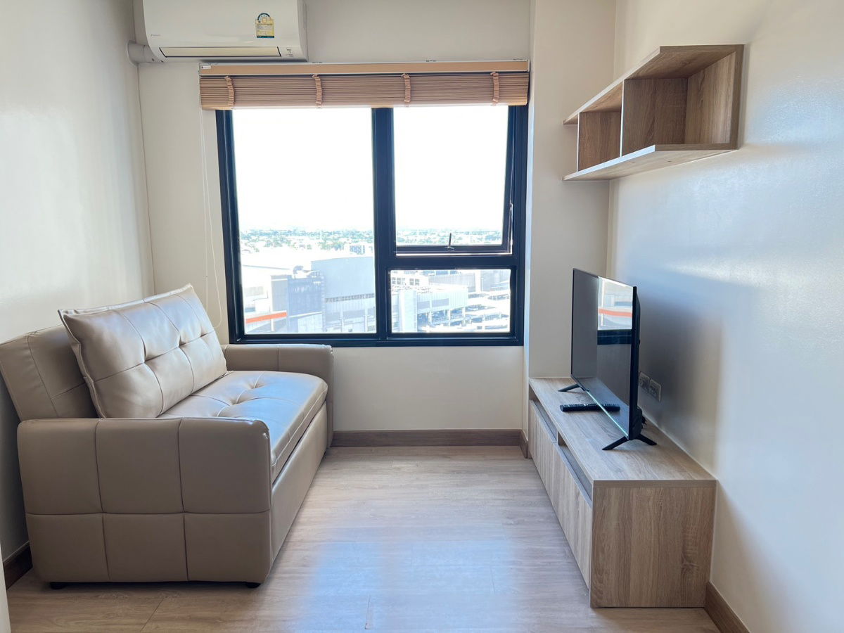 picture  Condo next to Central Festival, near Bangkok Hospital, near an international school - 1/11