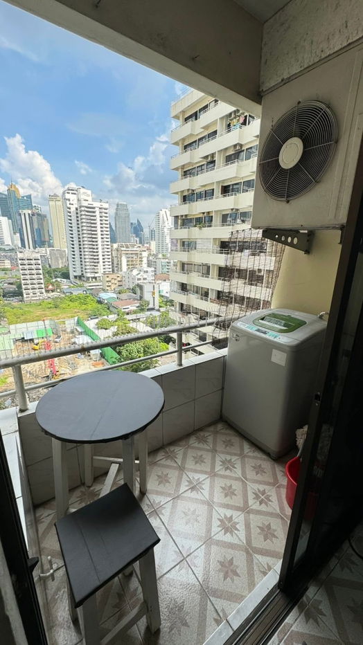 รูป ✨ สัมผัสความโปร่งโล่งใจกลางเมือง Saranjai Mansion ให้ความเป็นส่วนตัว และบรรยากาศที่อบอุ่น 🎉 - รูปที่ 10/13