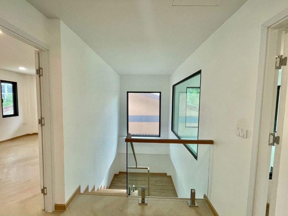 picture S915 [For Sale] 2-storey detached house, Soi Phatthanakan 69 💰 Selling price 10,900,000 baht 📍 ARL Ban Thap Chang - 8/16